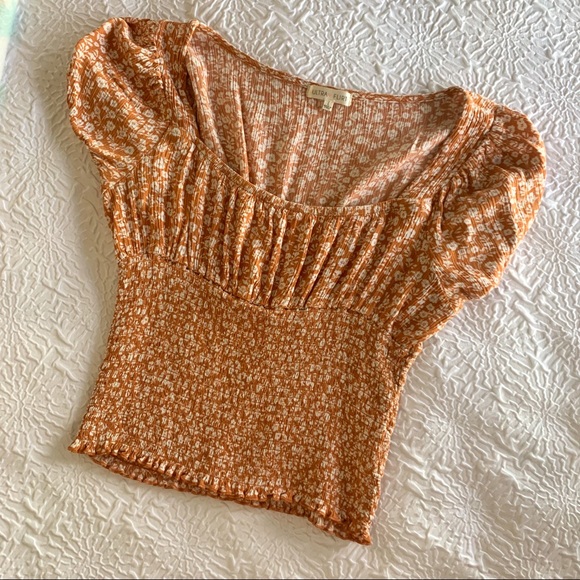 Ultra Flirt Tops - Ultra Flirt floral smocked crop top